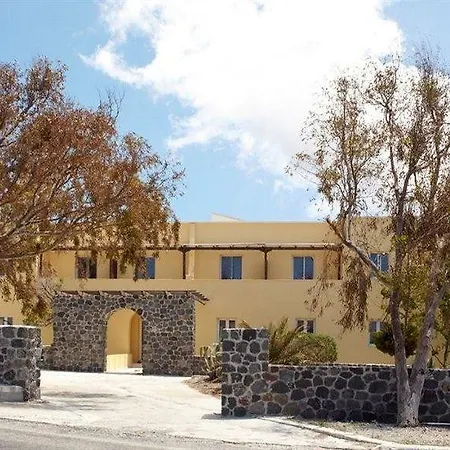 Zorbas Santorini Hotel