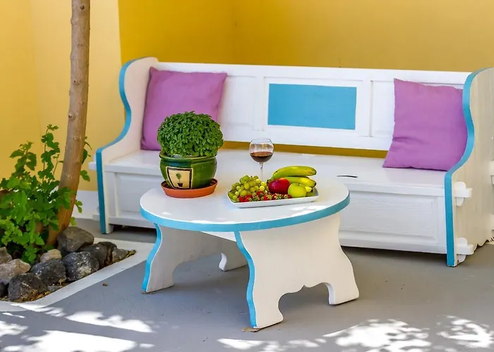 Zorbas Santorini 3* Pýrgos