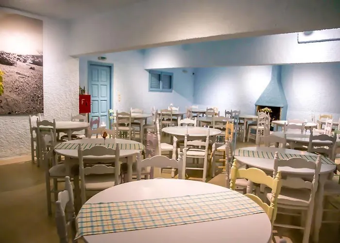 Zorbas Santorini Hotel 3*