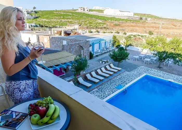 Hotel Zorbas Santorini 3*