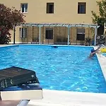 Zorbas Santorini 3*