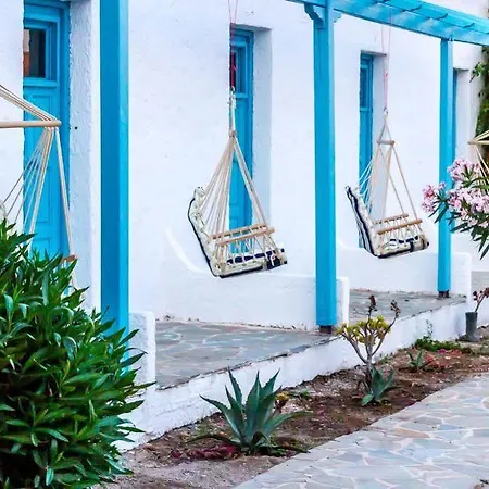 Zorbas Santorini 3*