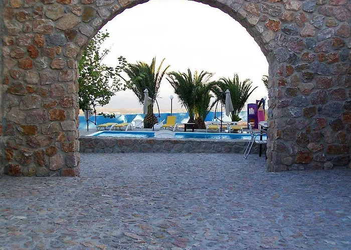 Zorbas Santorini Hotel 3*