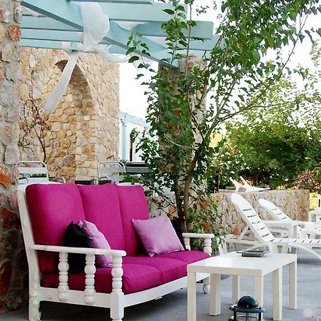 Hotel Zorbas Santorini 3*