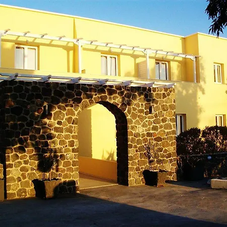 Zorbas Santorini 3*