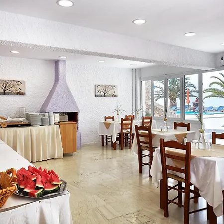 Zorbas Santorini Hotel 3*