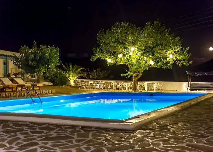 Zorbas Santorini 3* Pýrgos